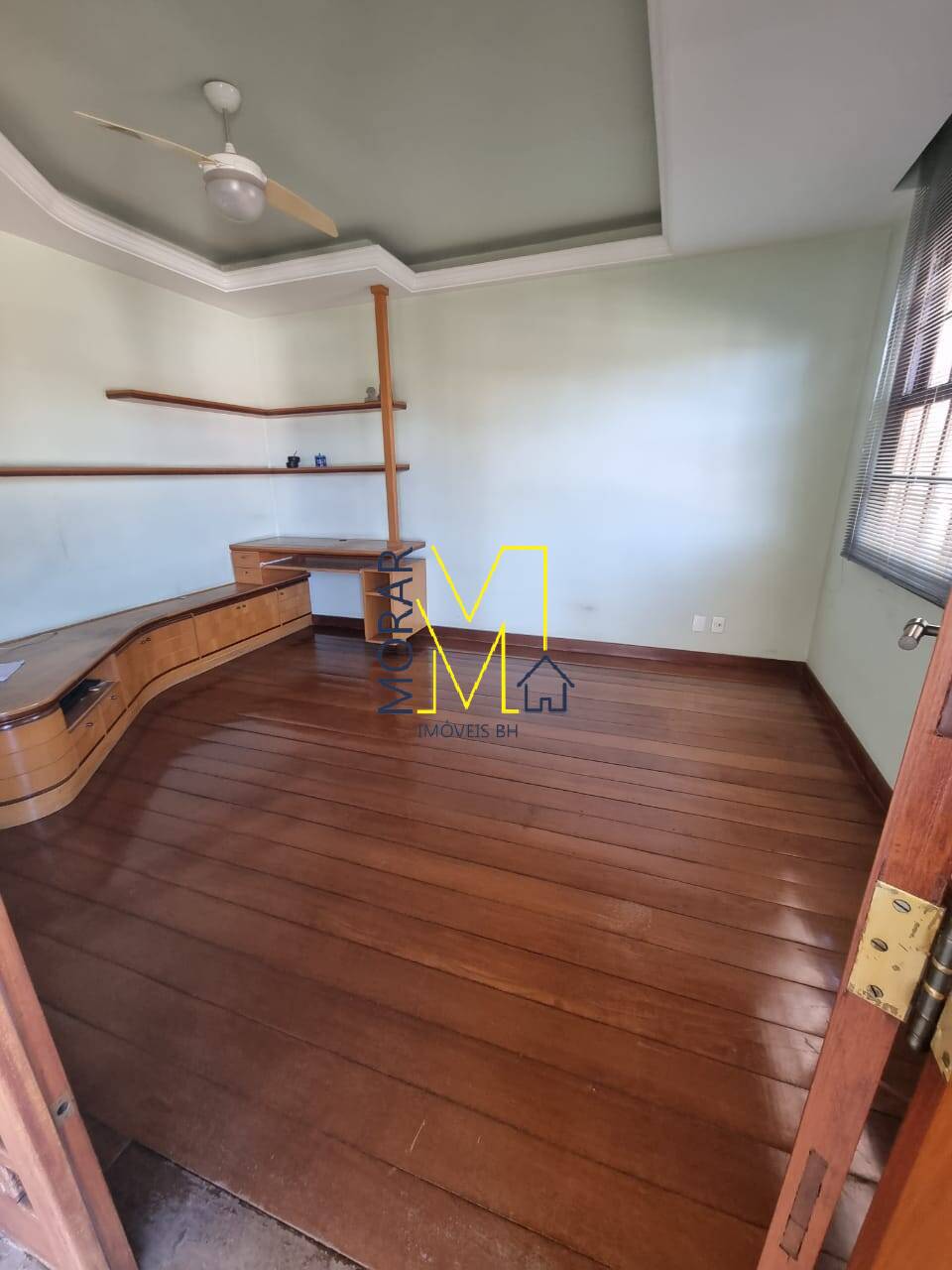 Casa à venda com 3 quartos, 360m² - Foto 17