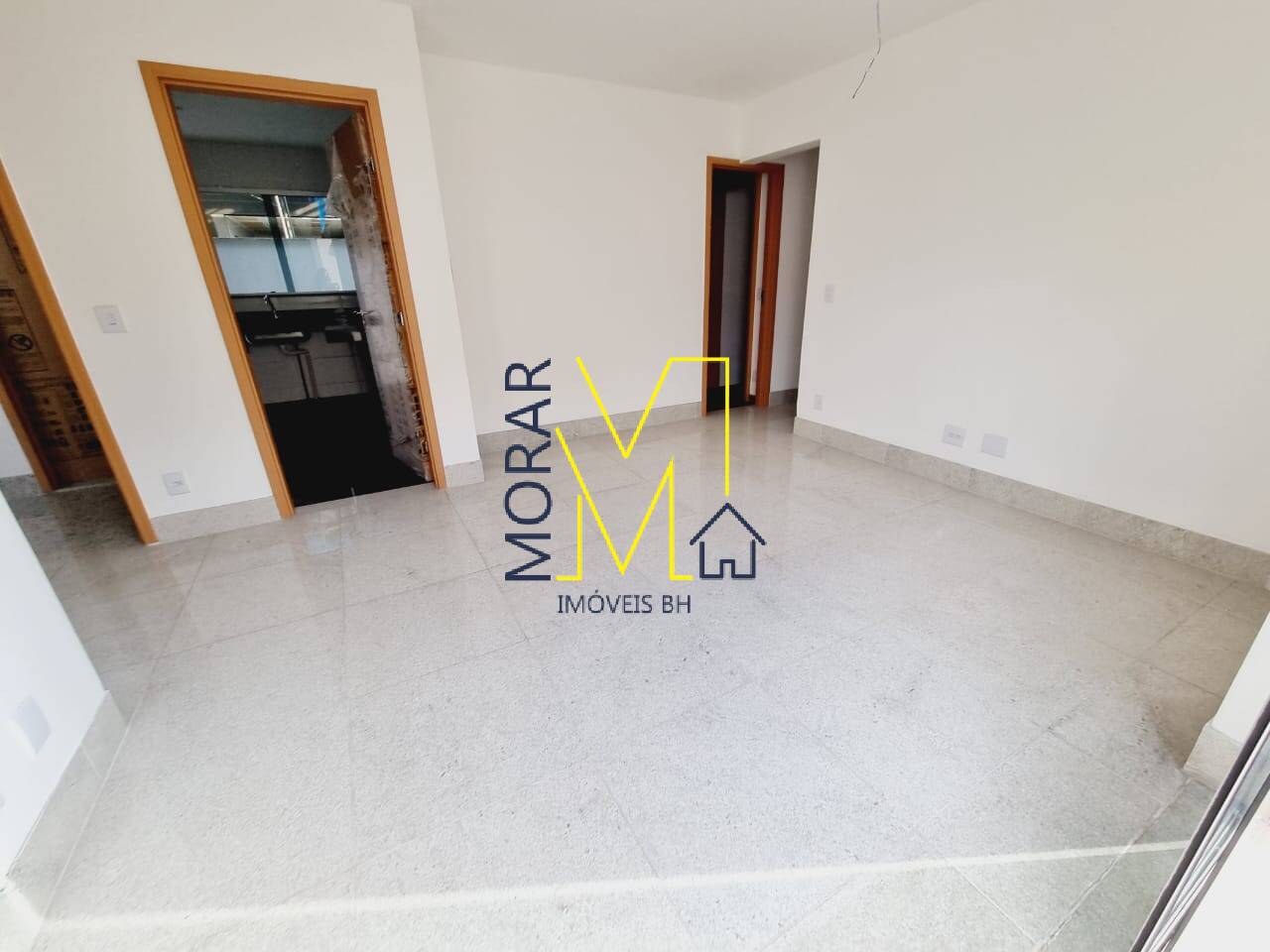 Apartamento à venda com 3 quartos, 150m² - Foto 3