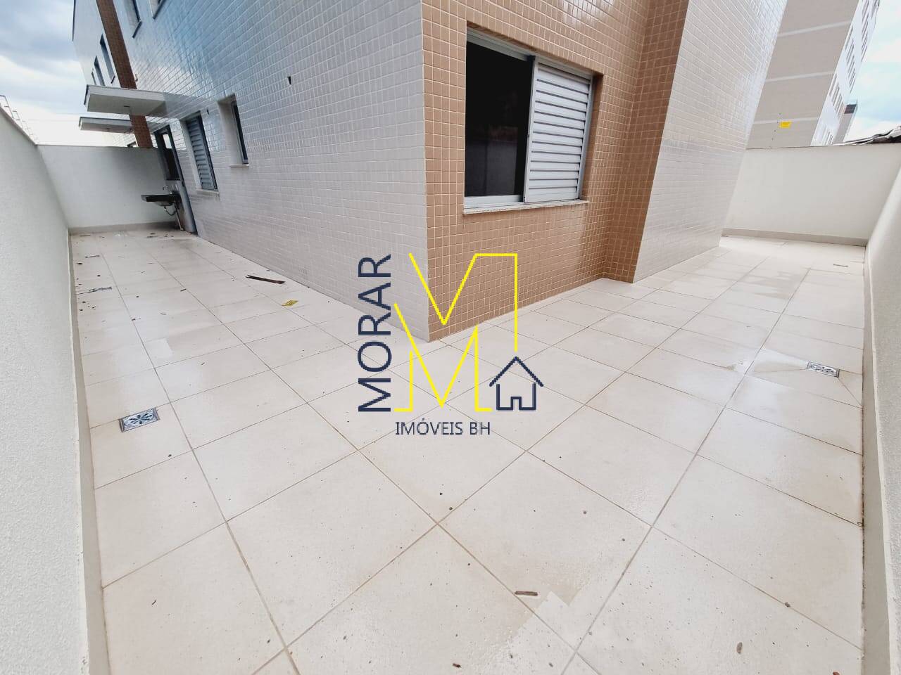 Apartamento à venda com 3 quartos, 225m² - Foto 1