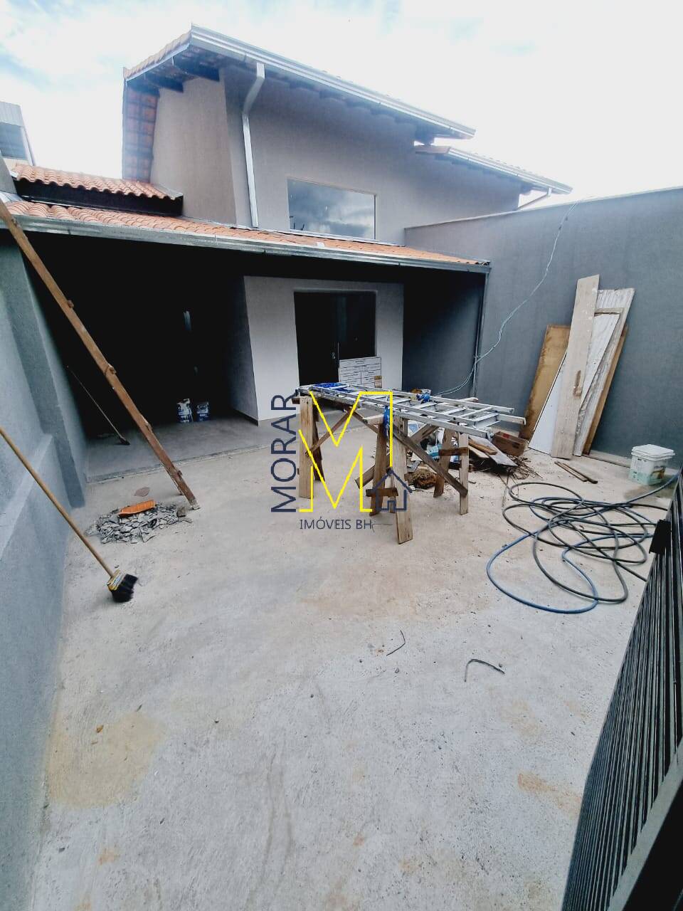 Casa à venda com 3 quartos, 180m² - Foto 4