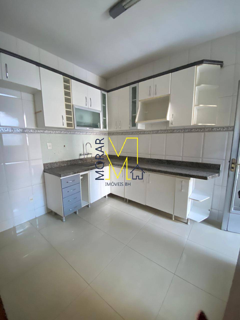 Casa à venda com 3 quartos, 180m² - Foto 9