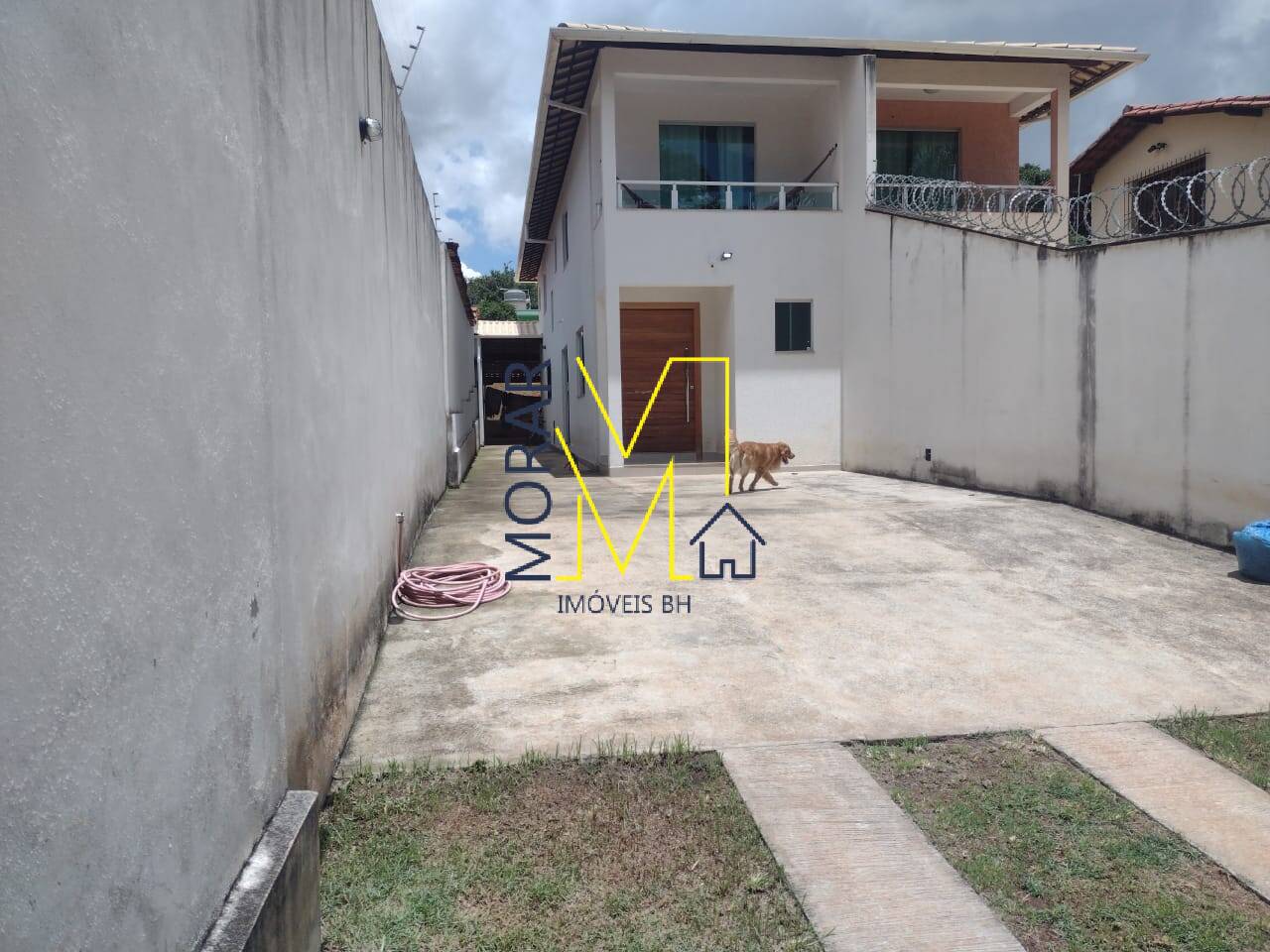 Casa à venda com 3 quartos, 180m² - Foto 1