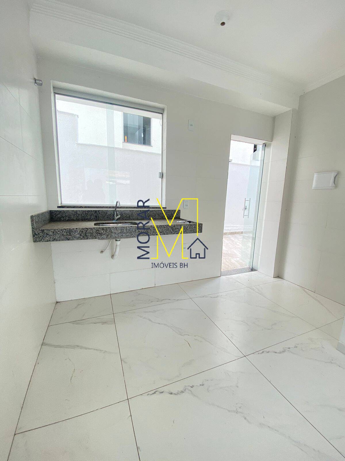 Apartamento à venda com 2 quartos, 70m² - Foto 3