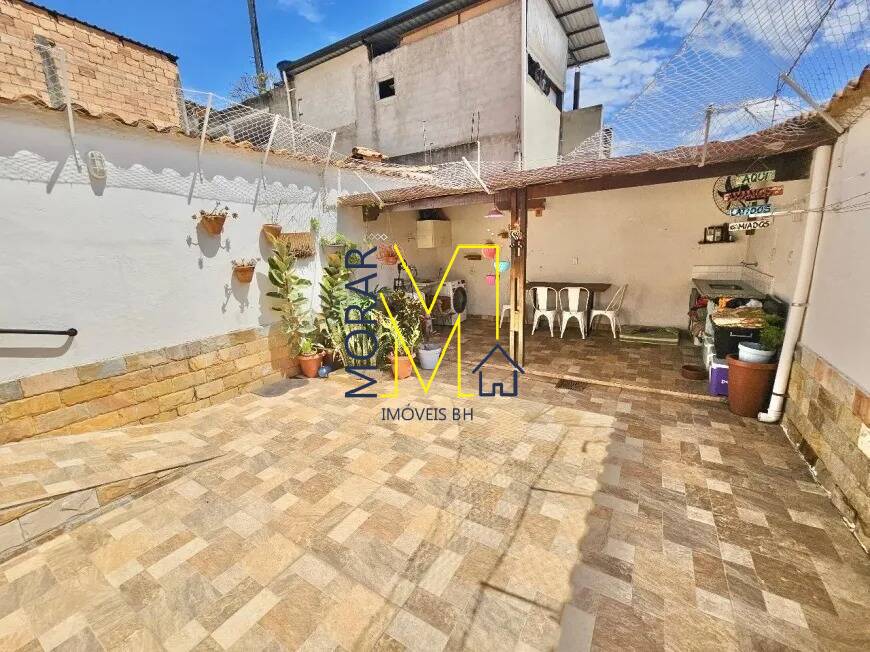 Casa à venda com 2 quartos, 95m² - Foto 2