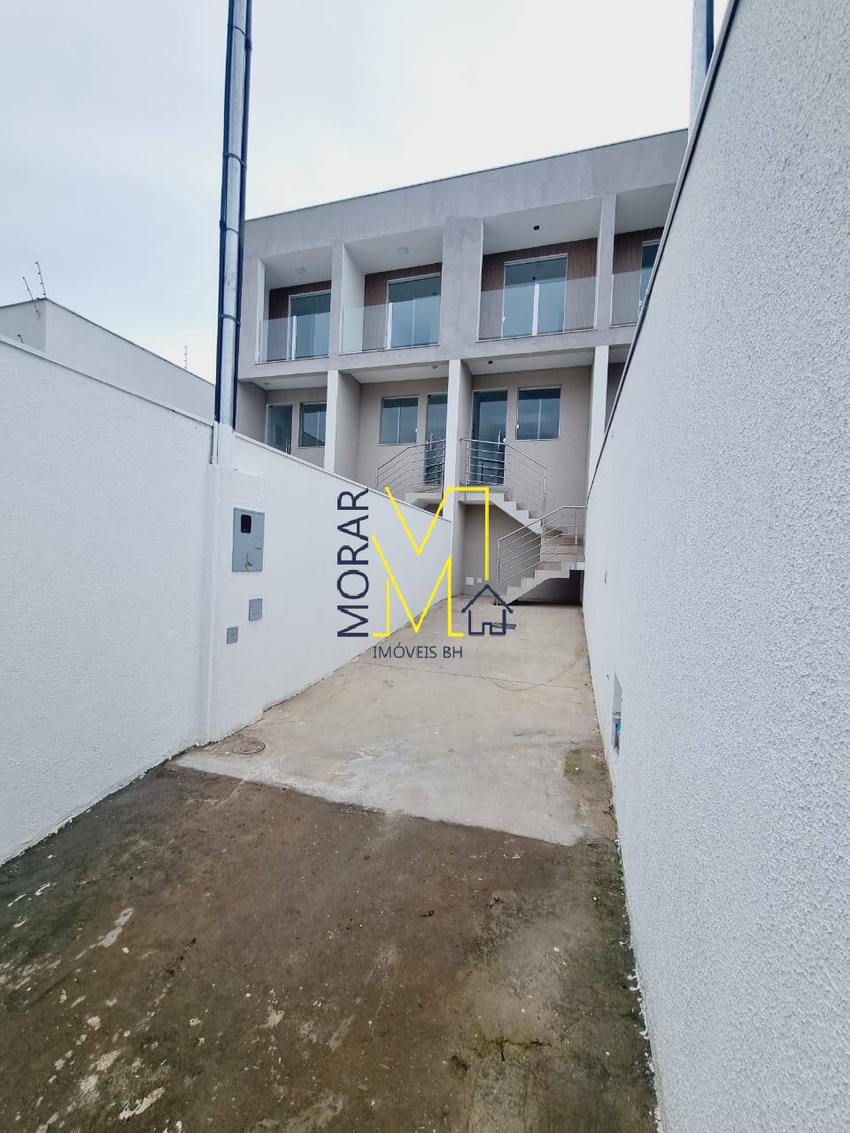 Casa à venda com 2 quartos, 130m² - Foto 1