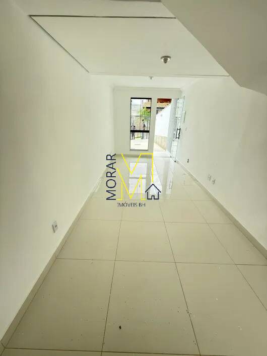 Casa à venda com 2 quartos, 67m² - Foto 2