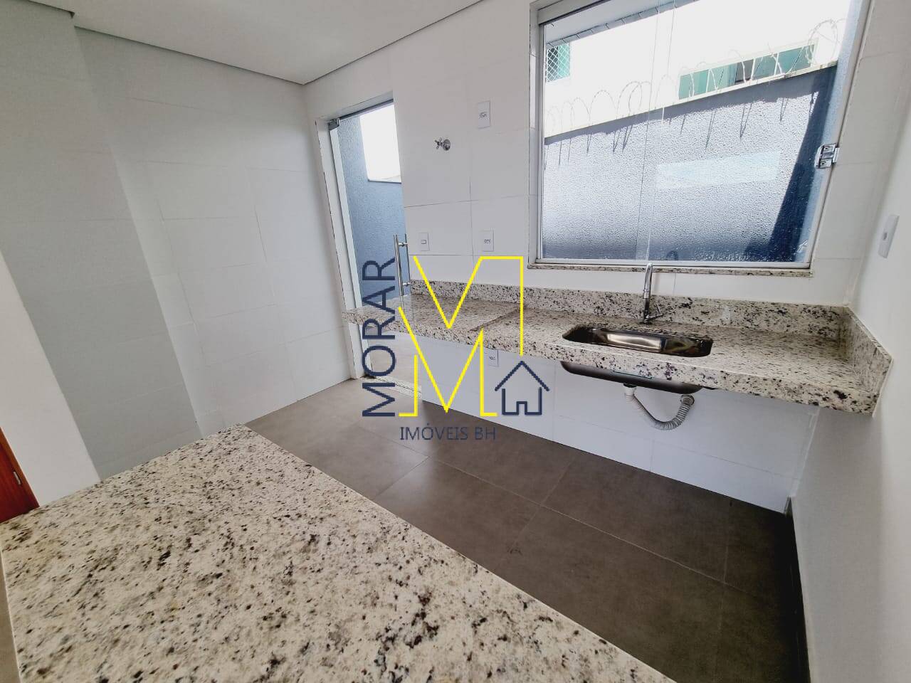 Apartamento à venda com 2 quartos, 70m² - Foto 4