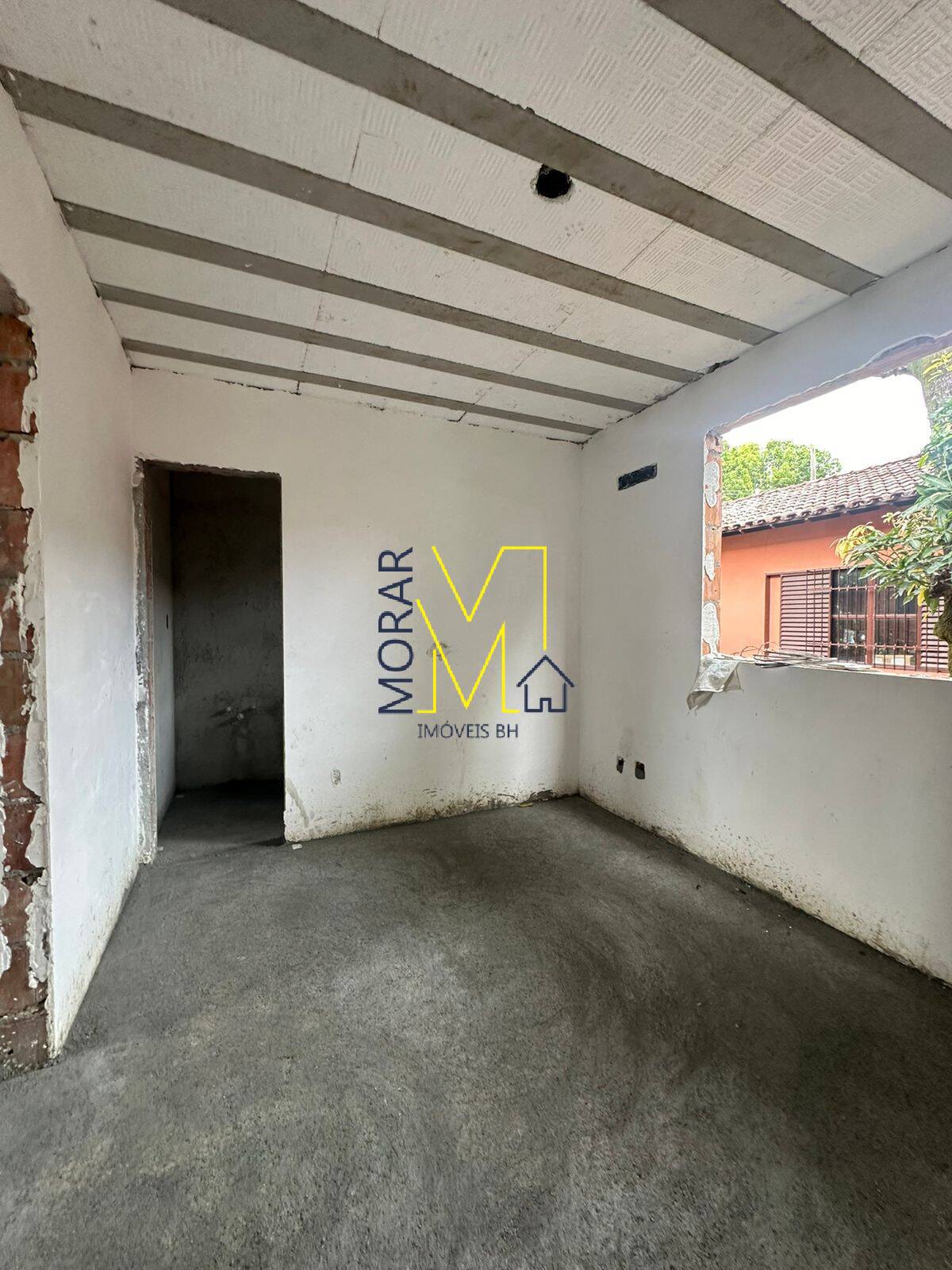 Casa à venda com 3 quartos, 95m² - Foto 2