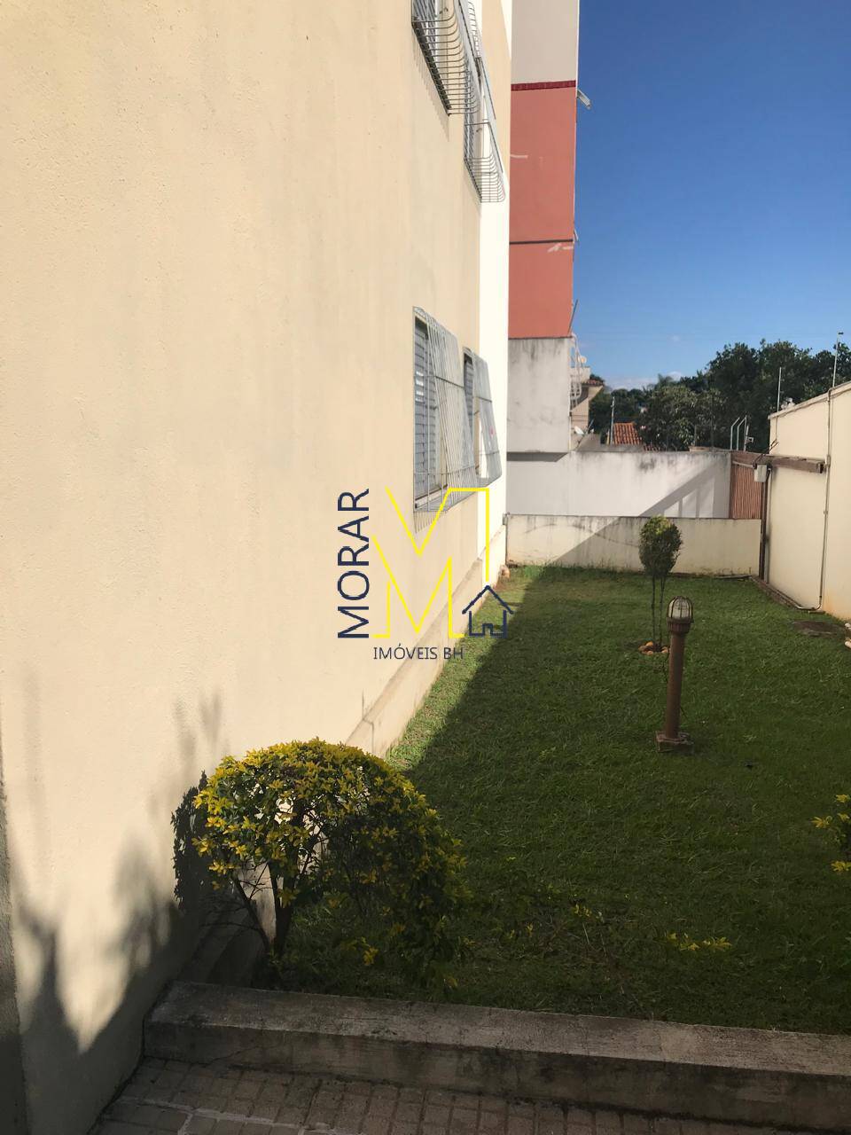 Apartamento à venda com 3 quartos, 97m² - Foto 2